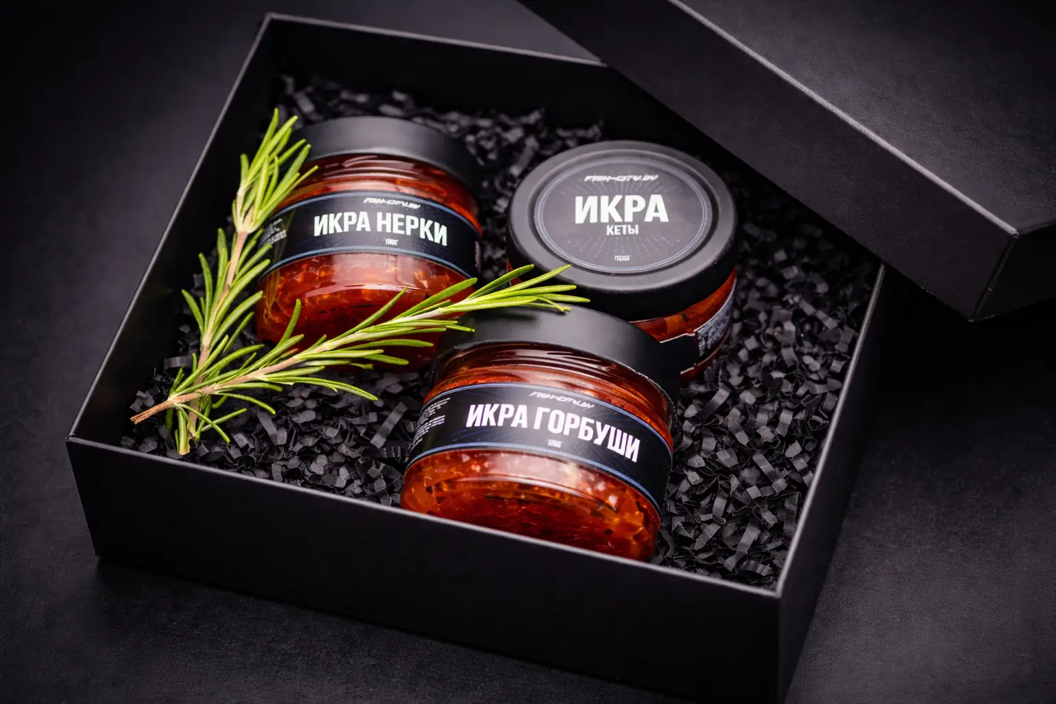 Картонная коробка с 3-мя банками икры 100гр